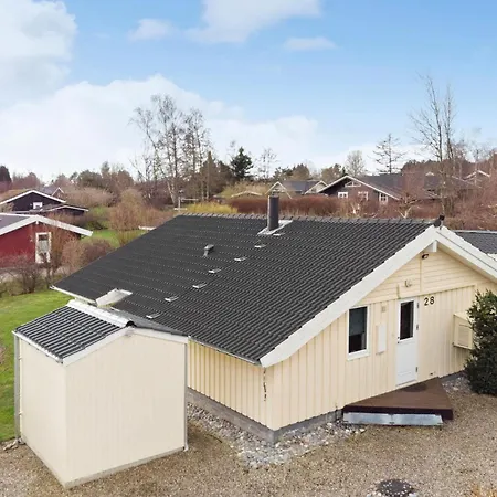 Holiday home 4 Bedroom Cozy In Stege