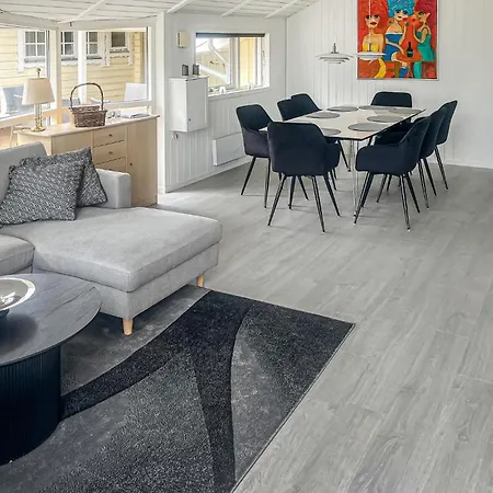 4 Bedroom Cozy In 度假居