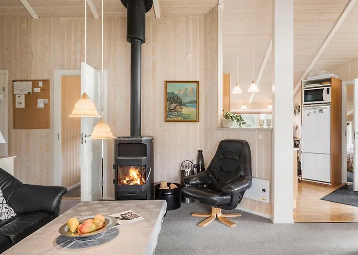 4 Bedroom Cozy In * Stege