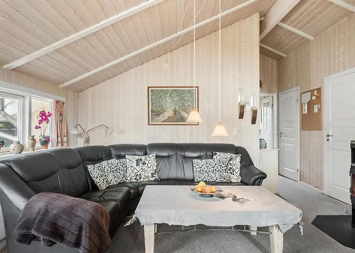 4 Bedroom Cozy In