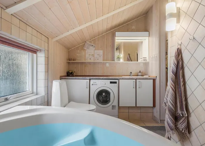 Hébergement de vacances 4 Bedroom Cozy In *
