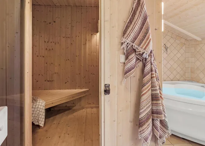 Holiday home 4 Bedroom Cozy In