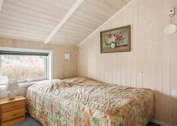 Holiday home 4 Bedroom Cozy In Stege